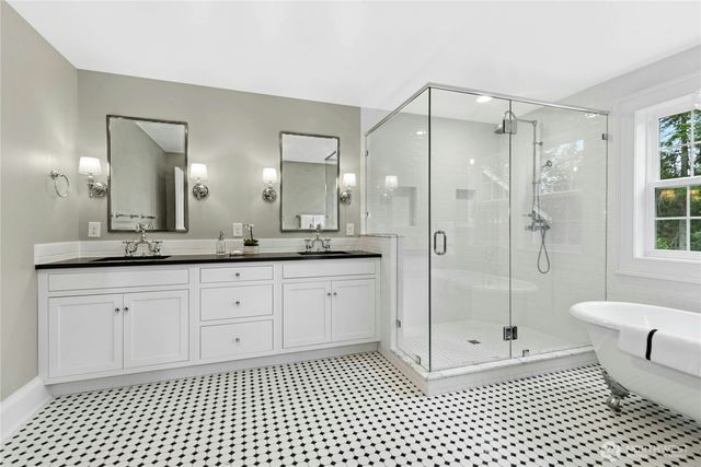 24632 NE 72nd Street, Redmond, WA 98053