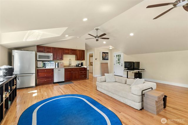 24632 NE 72nd Street, Redmond, WA 98053