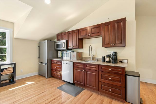 24632 NE 72nd Street, Redmond, WA 98053