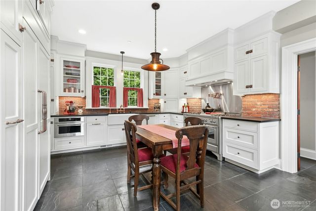 24632 NE 72nd Street, Redmond, WA 98053