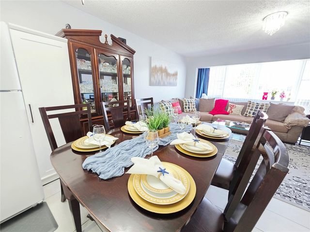 6960 20TH AVENUE N 302, St Petersburg, FL 33710