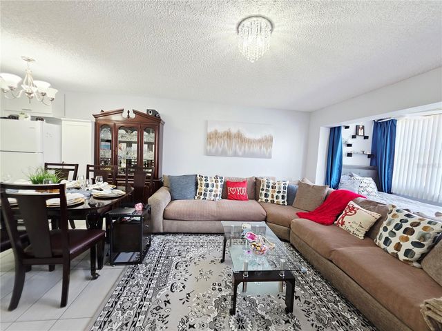 6960 20TH AVENUE N 302, St Petersburg, FL 33710