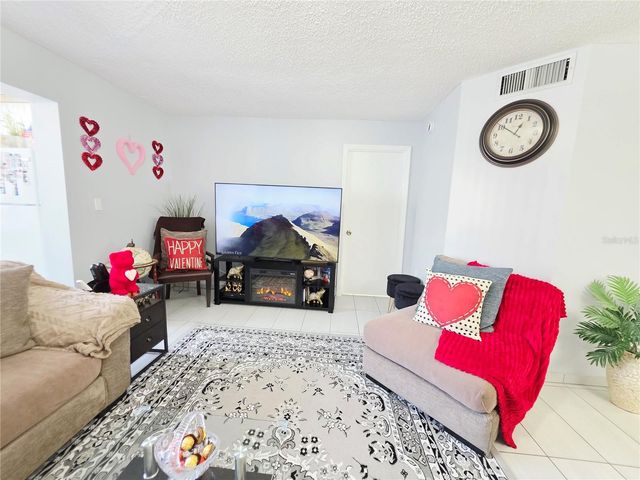 6960 20TH AVENUE N 302, St Petersburg, FL 33710