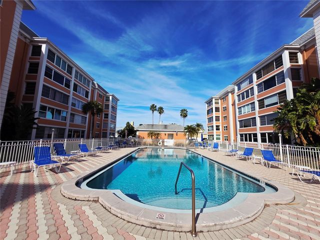 6960 20TH AVENUE N 302, St Petersburg, FL 33710