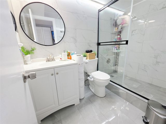 6960 20TH AVENUE N 302, St Petersburg, FL 33710