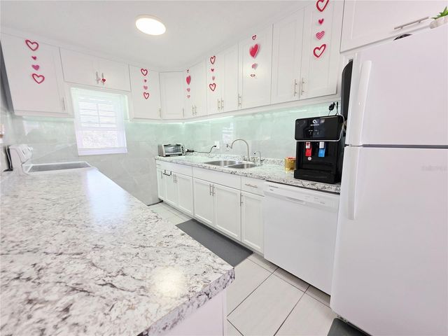 6960 20TH AVENUE N 302, St Petersburg, FL 33710