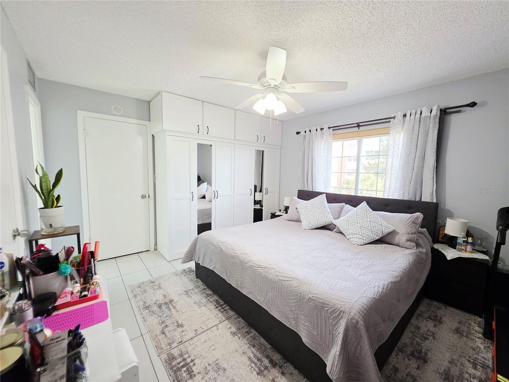 Image 26 of property listing at 6960 20TH AVENUE N 302, St Petersburg, FL 33710