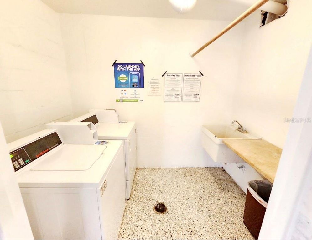 Image 42 of property listing at 6960 20TH AVENUE N 302, St Petersburg, FL 33710