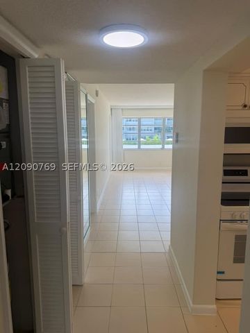 330 SE 2nd St 202E, Hallandale Beach, FL 33009
