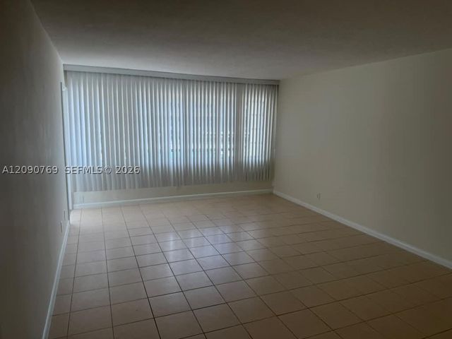 330 SE 2nd St 202E, Hallandale Beach, FL 33009