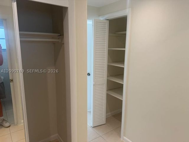 330 SE 2nd St 202E, Hallandale Beach, FL 33009