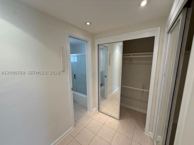 330 SE 2nd St 202E, Hallandale Beach, FL 33009