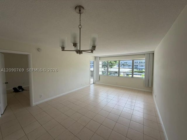 330 SE 2nd St 202E, Hallandale Beach, FL 33009