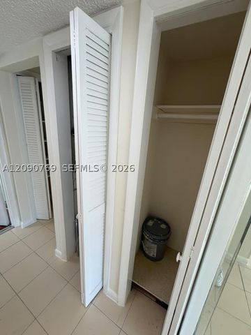 330 SE 2nd St 202E, Hallandale Beach, FL 33009