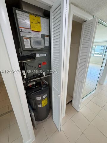330 SE 2nd St 202E, Hallandale Beach, FL 33009