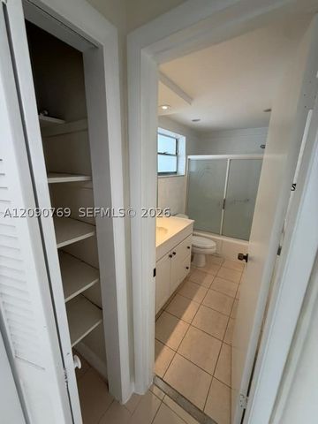 330 SE 2nd St 202E, Hallandale Beach, FL 33009