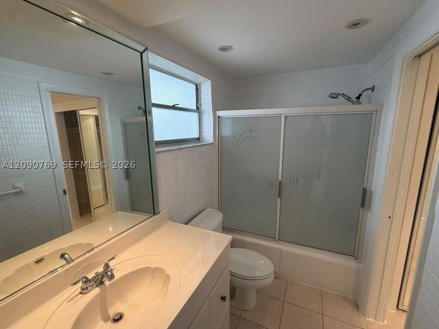 330 SE 2nd St 202E, Hallandale Beach, FL 33009