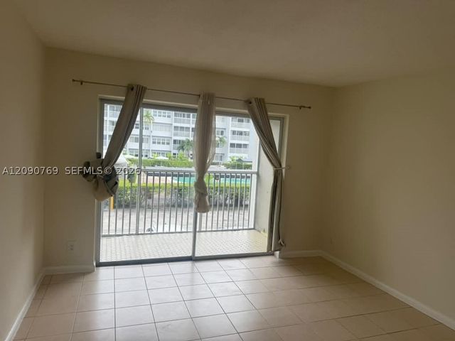 330 SE 2nd St 202E, Hallandale Beach, FL 33009