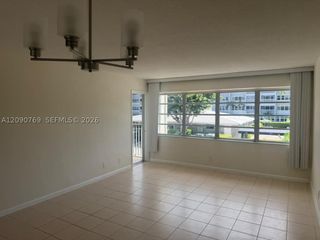 330 SE 2nd St 202E, Hallandale Beach, FL 33009
