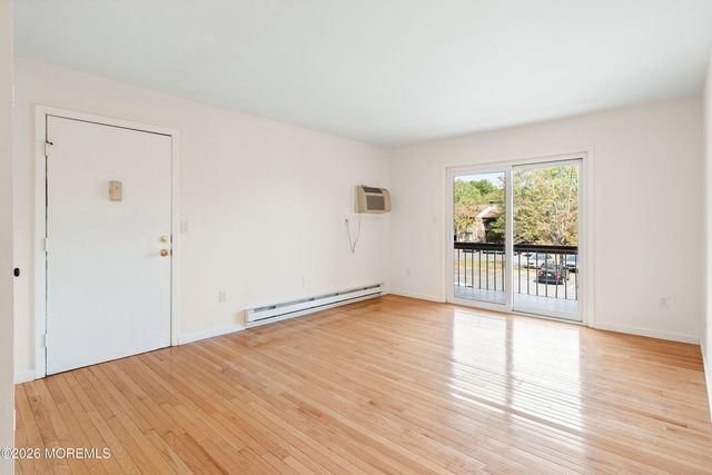154 Cross Slope Court G, Manalapan, NJ 07726