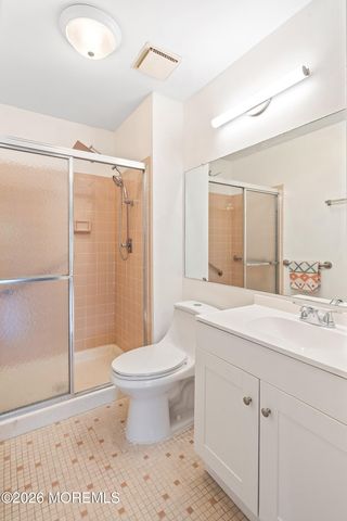 154 Cross Slope Court G, Manalapan, NJ 07726
