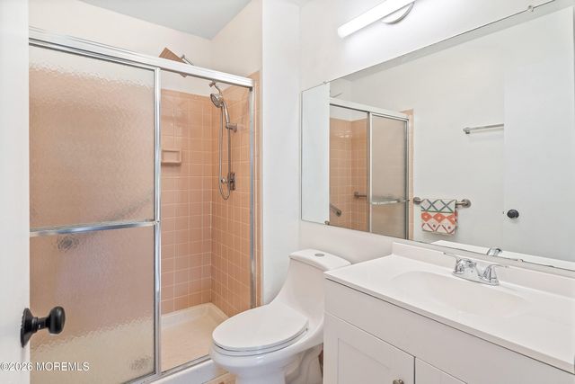 154 Cross Slope Court G, Manalapan, NJ 07726