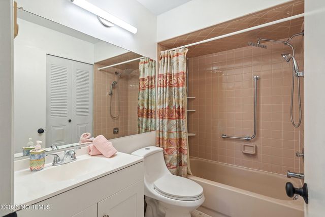 154 Cross Slope Court G, Manalapan, NJ 07726