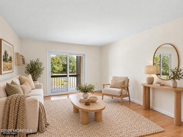 154 Cross Slope Court G, Manalapan, NJ 07726