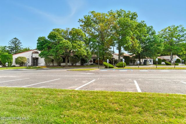 154 Cross Slope Court G, Manalapan, NJ 07726