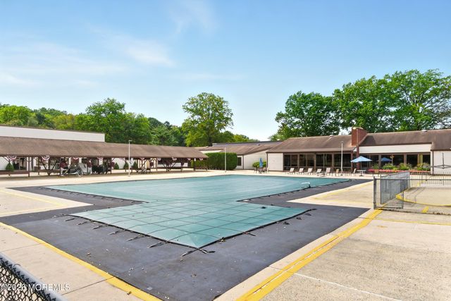 154 Cross Slope Court G, Manalapan, NJ 07726