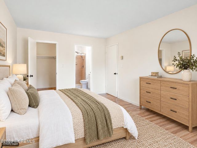 154 Cross Slope Court G, Manalapan, NJ 07726