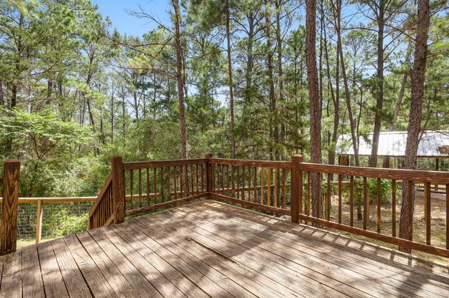 131 Molokini DR, Bastrop, TX 78602