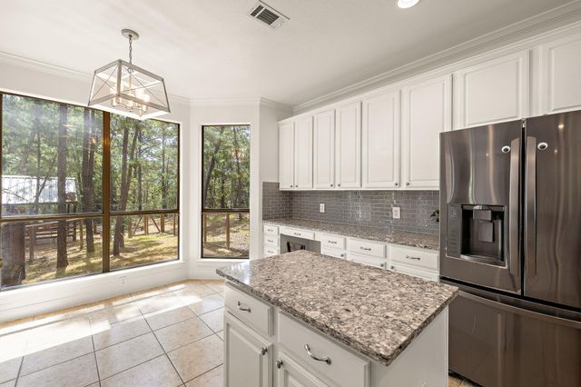 131 Molokini DR, Bastrop, TX 78602
