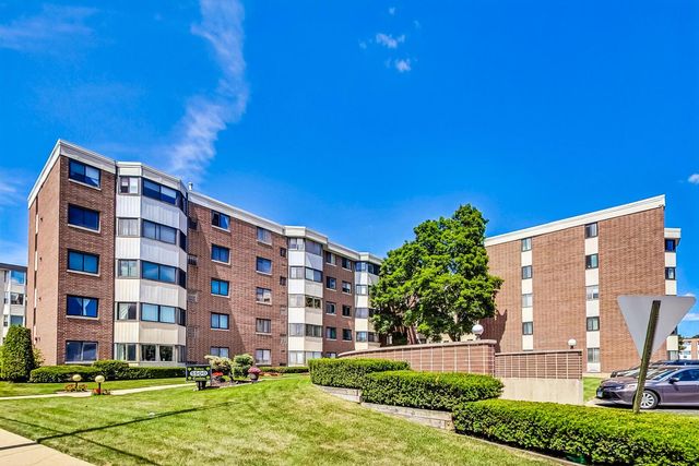 5500 Lincoln Avenue 201W, Morton Grove, IL 60053