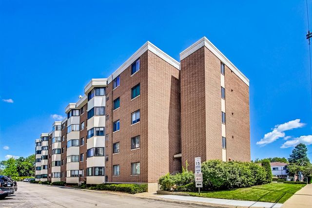 5500 Lincoln Avenue 201W, Morton Grove, IL 60053