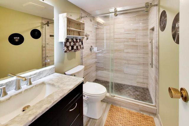 5500 Lincoln Avenue 201W, Morton Grove, IL 60053