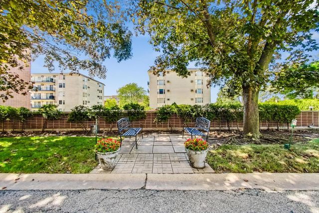 5500 Lincoln Avenue 201W, Morton Grove, IL 60053