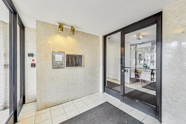 5500 Lincoln Avenue 201W, Morton Grove, IL 60053