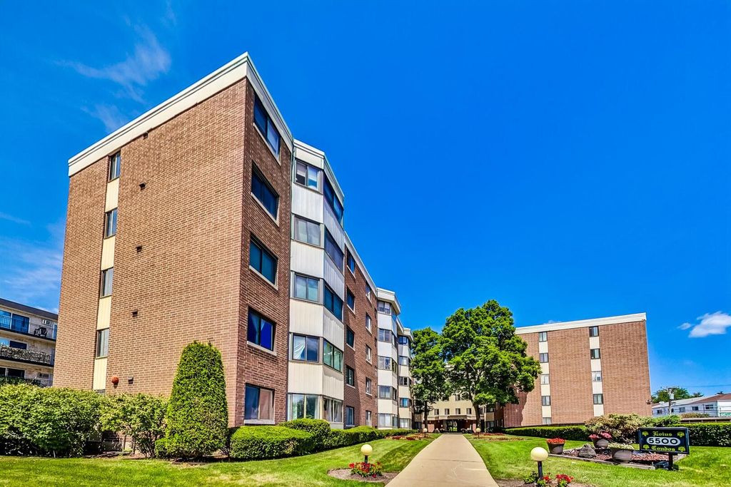 5500 Lincoln Avenue 201W, Morton Grove, IL 60053