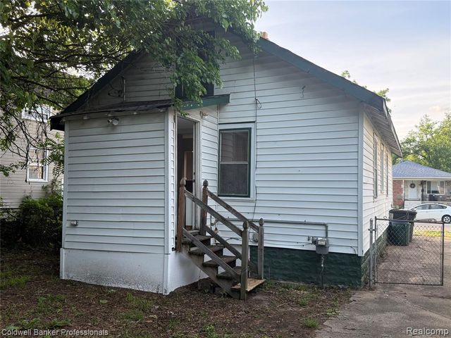 624 E Saratoga Street, Ferndale, MI 48220