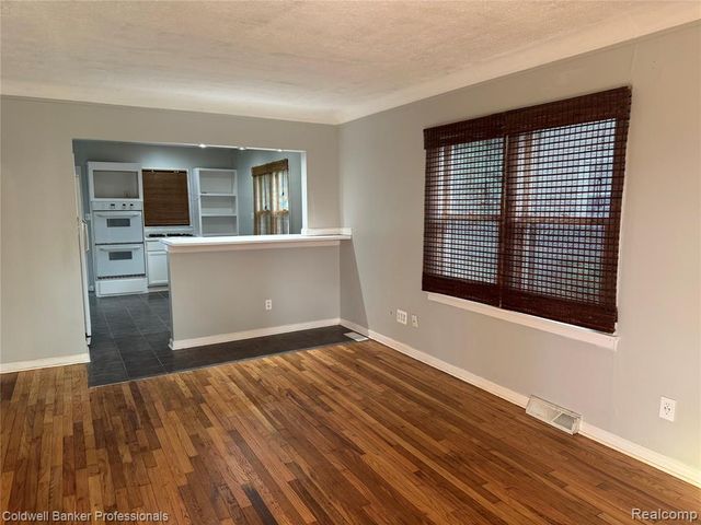 624 E Saratoga Street, Ferndale, MI 48220