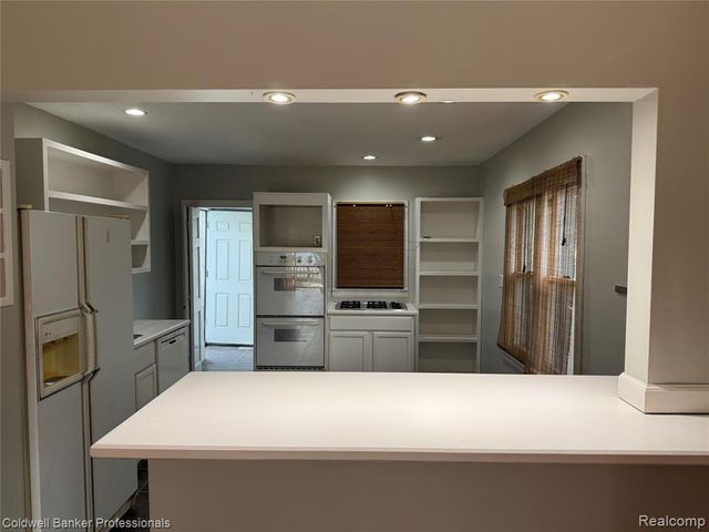 624 E Saratoga Street, Ferndale, MI 48220