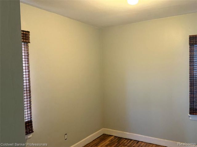 624 E Saratoga Street, Ferndale, MI 48220