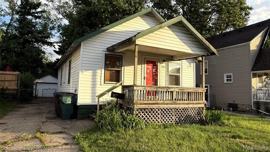 624 E Saratoga Street, Ferndale, MI 48220