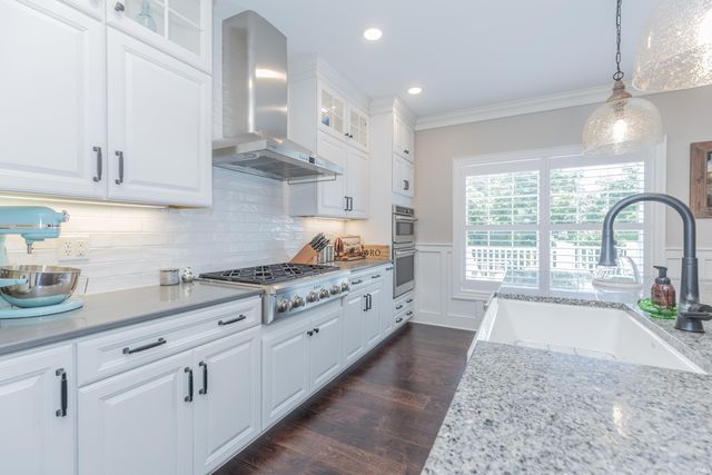 17 Victoria Drive, Newburgh, IN 47630
