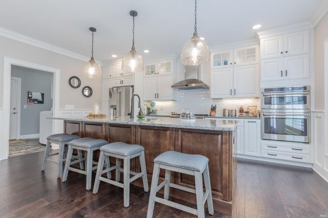 17 Victoria Drive, Newburgh, IN 47630