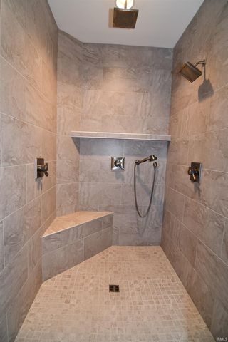 17 Victoria Drive, Newburgh, IN 47630