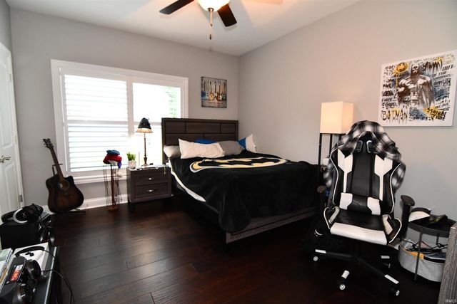 17 Victoria Drive, Newburgh, IN 47630
