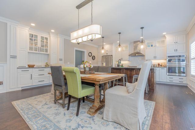 17 Victoria Drive, Newburgh, IN 47630