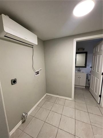 604 W Mesquite Avenue, San Juan, TX 78589